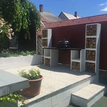 Centrum Nyaralo Casa vacanze Vonyarcvashegy