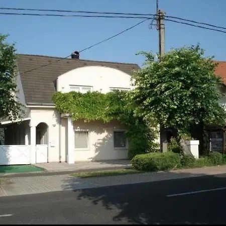 Centrum Nyaraló *